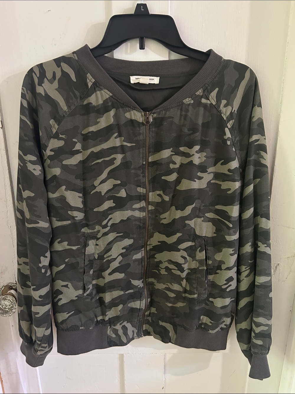 beachlunchlounge Green and Gray Camo Zip-Up Bomber Jacket